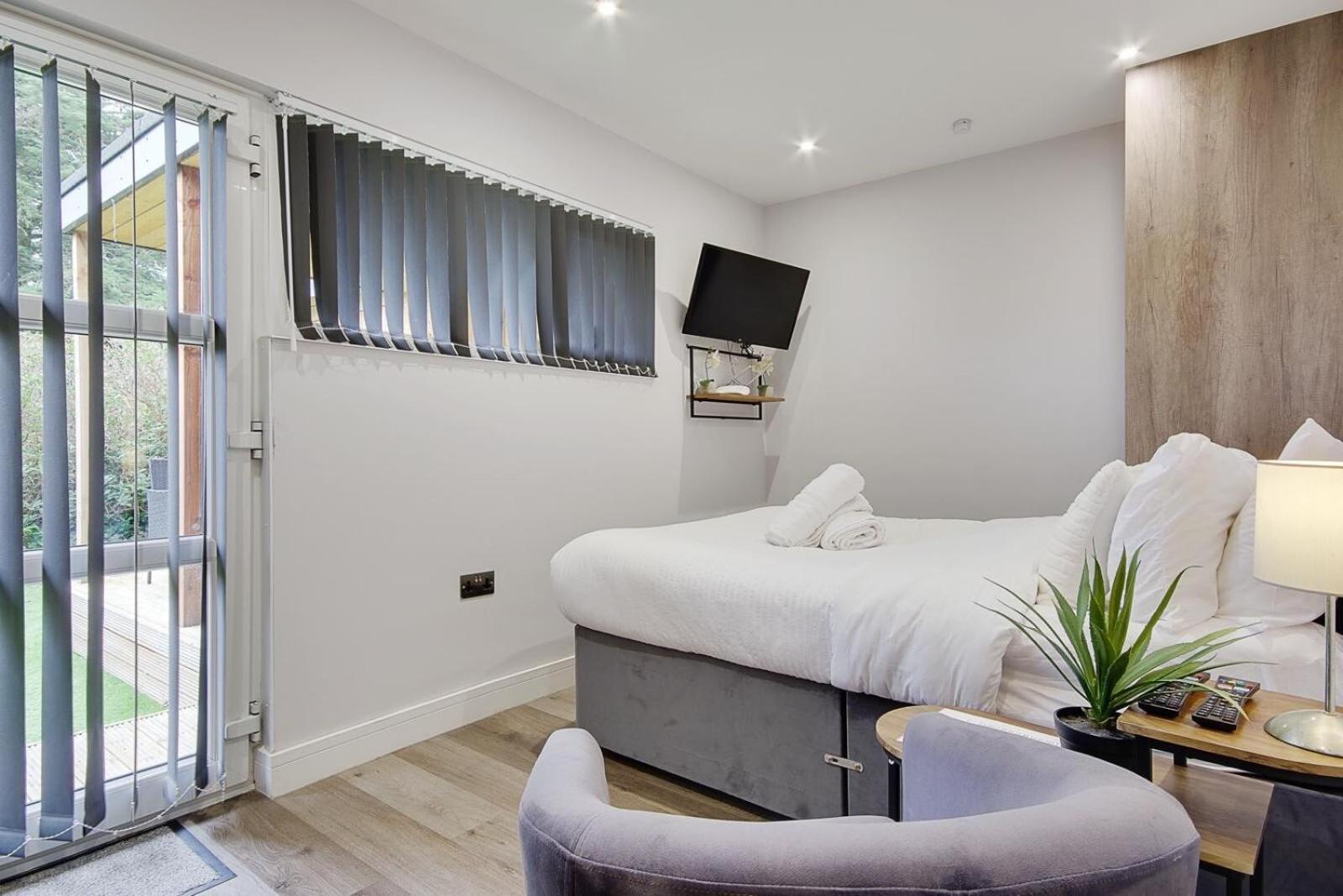 Little Paddock Villa Ringwood Room photo