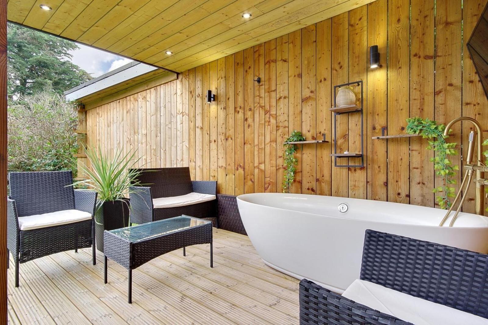 Little Paddock Villa Ringwood Room photo